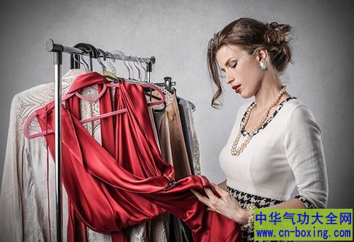 女人一换季就没衣服穿? 教你如何买百搭不过季的衣服