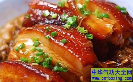 忌吃大量油腻食物