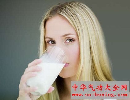 喝牛奶:增长肌肉