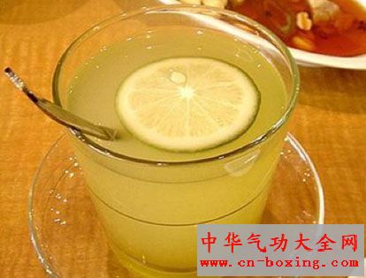 柠檬蜂蜜茶:伤风感冒