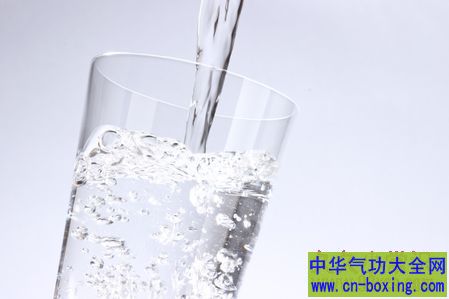 温开水?凉白开?晨起喝什么好