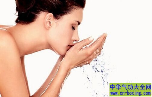 早上不洗脸皮肤更白嫩? 早晨洗脸有啥禁忌