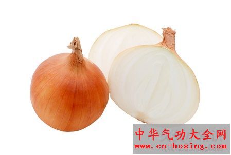 真的很神奇!洋葱贴脚能治感冒