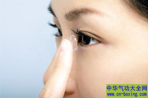 避免隐形眼镜感染的三种好办法
