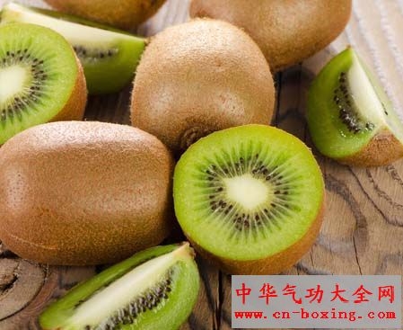 牙龈出血:狝猴桃