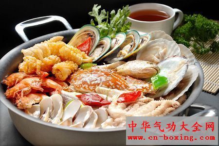 吃火锅很过瘾 但请小心咽喉和肠胃不适