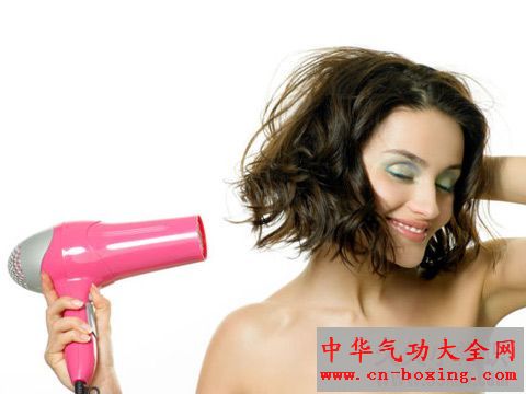 洗头不吹干成白发元凶 4招教你白变黑