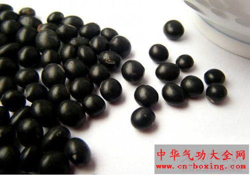 冬天养肾主打黑色食材 黑豆有补肝肾解百毒功效